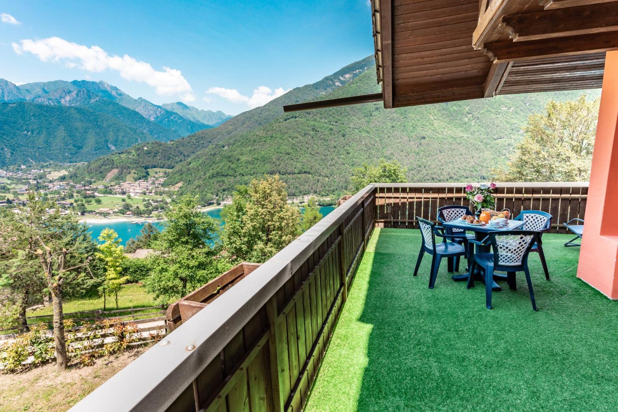 Le Terrazze Sul Lago - Ledro House بييفي دي ليدرو الغرفة الصورة